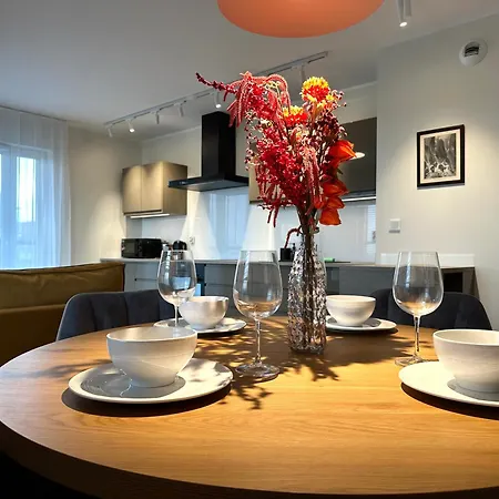 Madalinskiego 26 - Balcony & Lift - 700m Main Station Апартаменты Вроцлав