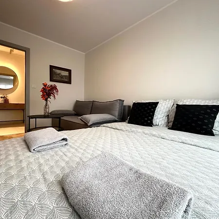 Апартаменты Madalinskiego 26 - Balcony & Lift - 700m Main Station Вроцлав