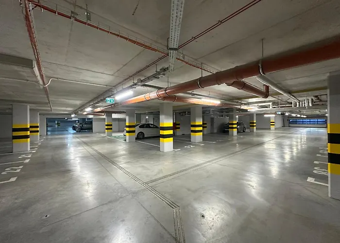 Апартаменты Madalinskiego 26 - Balcony & Lift - 700m Main Station