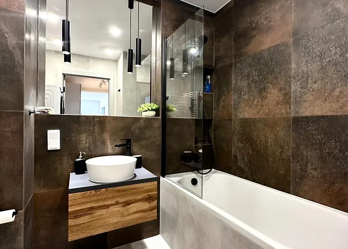 Апартаменты Madalinskiego 26 - Balcony & Lift - 700m Main Station