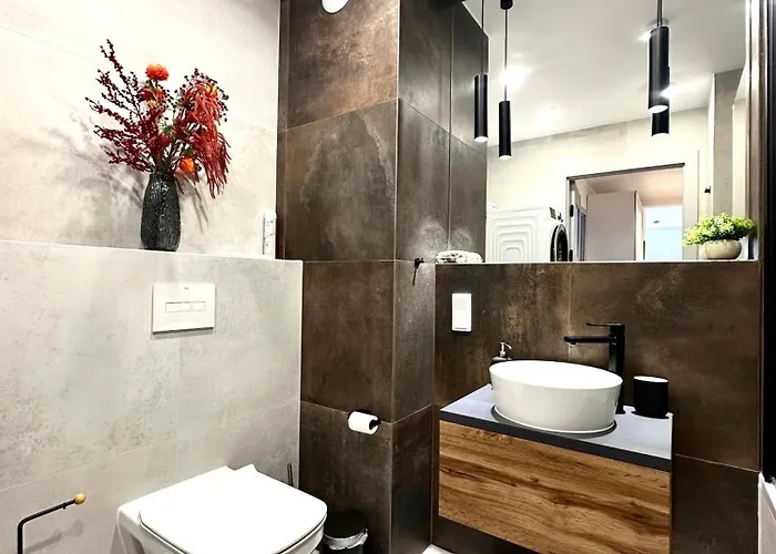 Апартаменты Madalinskiego 26 - Balcony & Lift - 700m Main Station *