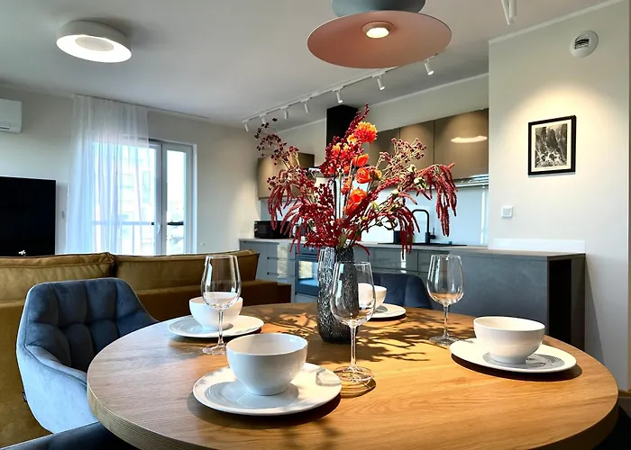 Madalinskiego 26 - Balcony & Lift - 700m Main Station *