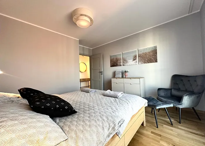 Апартаменты Madalinskiego 26 - Balcony & Lift - 700m Main Station