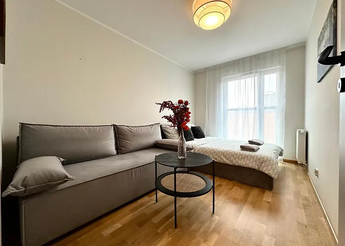 Madalinskiego 26 - Balcony & Lift - 700m Main Station Апартаменты Вроцлав