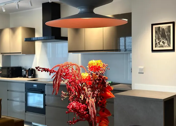 Апартаменты Madalinskiego 26 - Balcony & Lift - 700m Main Station