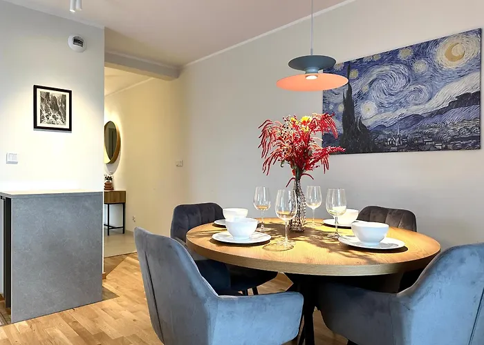 Апартаменты Madalinskiego 26 - Balcony & Lift - 700m Main Station *