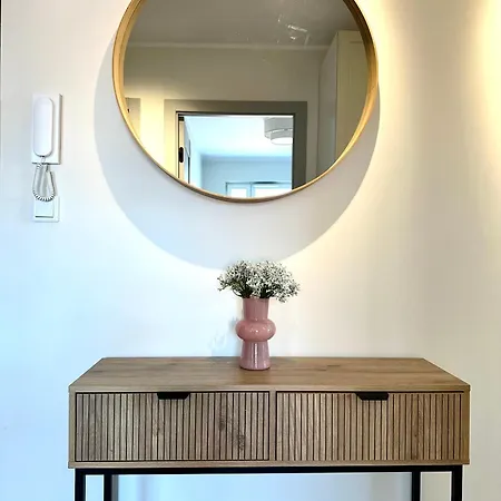 Madalinskiego 26 - Balcony & Lift - 700m Main Station