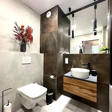 Lägenhet Madalinskiego 26 - Balcony & Lift - 700m Main Station *