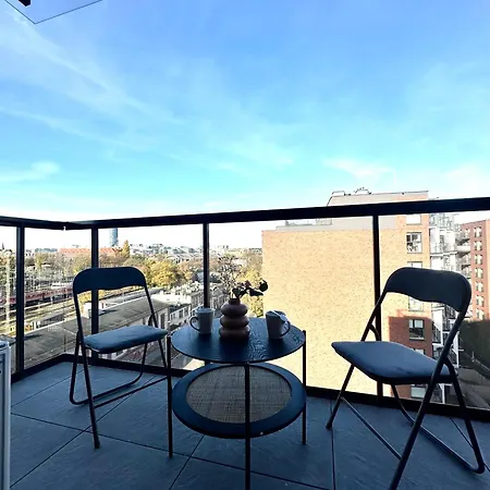 Lägenhet Madalinskiego 26 - Balcony & Lift - 700m Main Station Wrocław