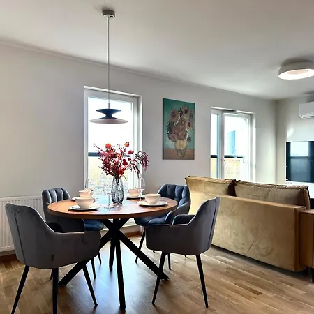 Madalinskiego 26 - Balcony & Lift - 700m Main Station Lägenhet