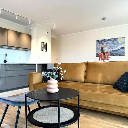 Madalinskiego 26 - Balcony & Lift - 700m Main Station Lägenhet