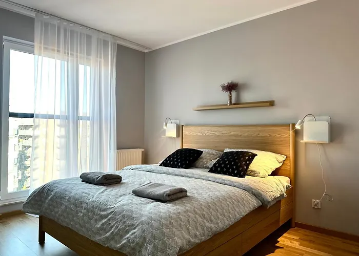 아파트 Madalinskiego 26 - Balcony & Lift - 700m Main Station *