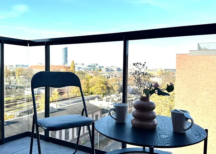 아파트 Madalinskiego 26 - Balcony & Lift - 700m Main Station 브로츠와프